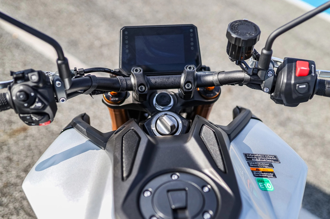 LINE_ALBUM_Product-MT-09-SP_2407111 LINE_ALBUM_Product-MT-09-SP_2407111