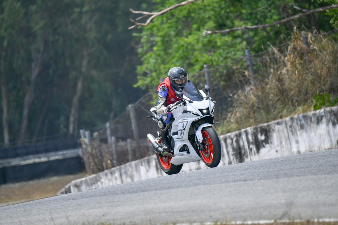 LINE_ALBUM_YRT Red 1_240420_1