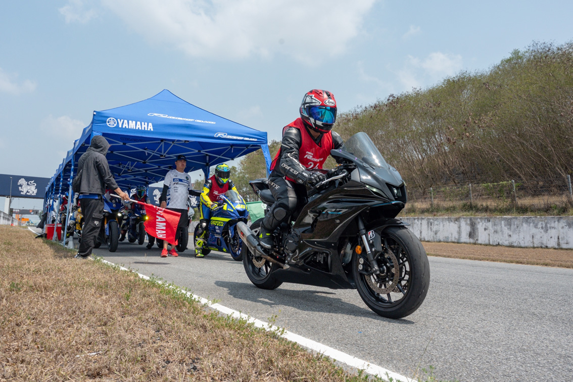 LINE_ALBUM_YRT Red 1_240420_11