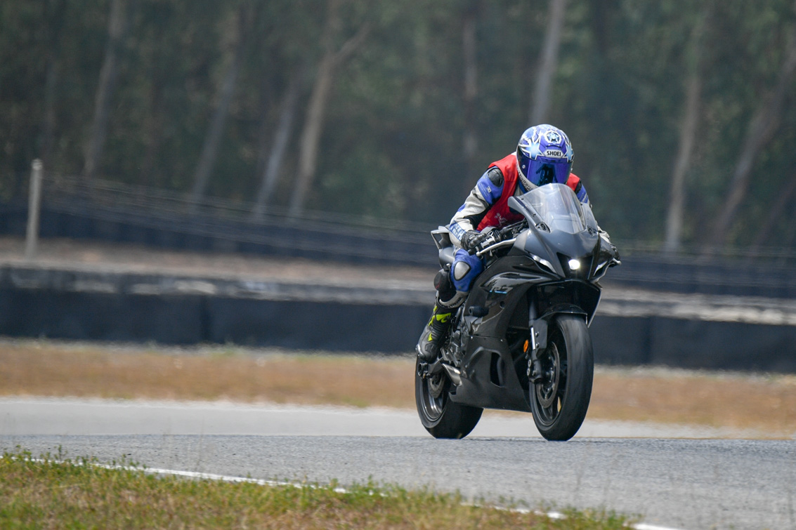 LINE_ALBUM_YRT Red 1_240420_3