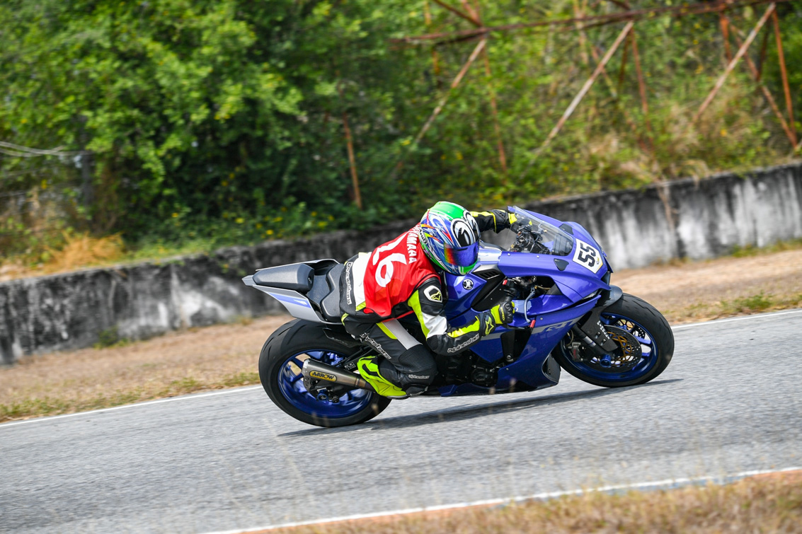 LINE_ALBUM_YRT Red 1_240420_4