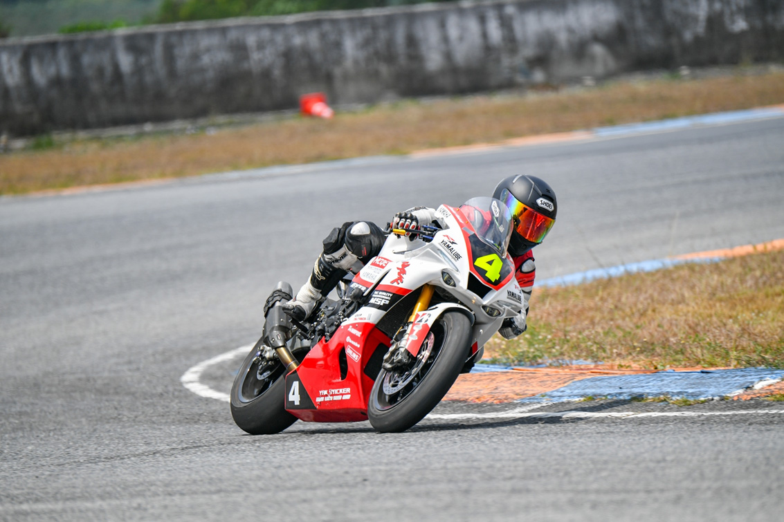 LINE_ALBUM_YRT Red 1_240420_7