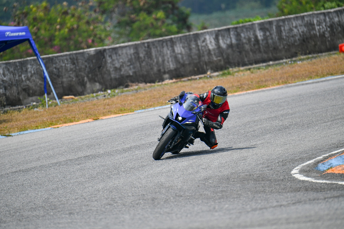 LINE_ALBUM_YRT Red 1_240420_9