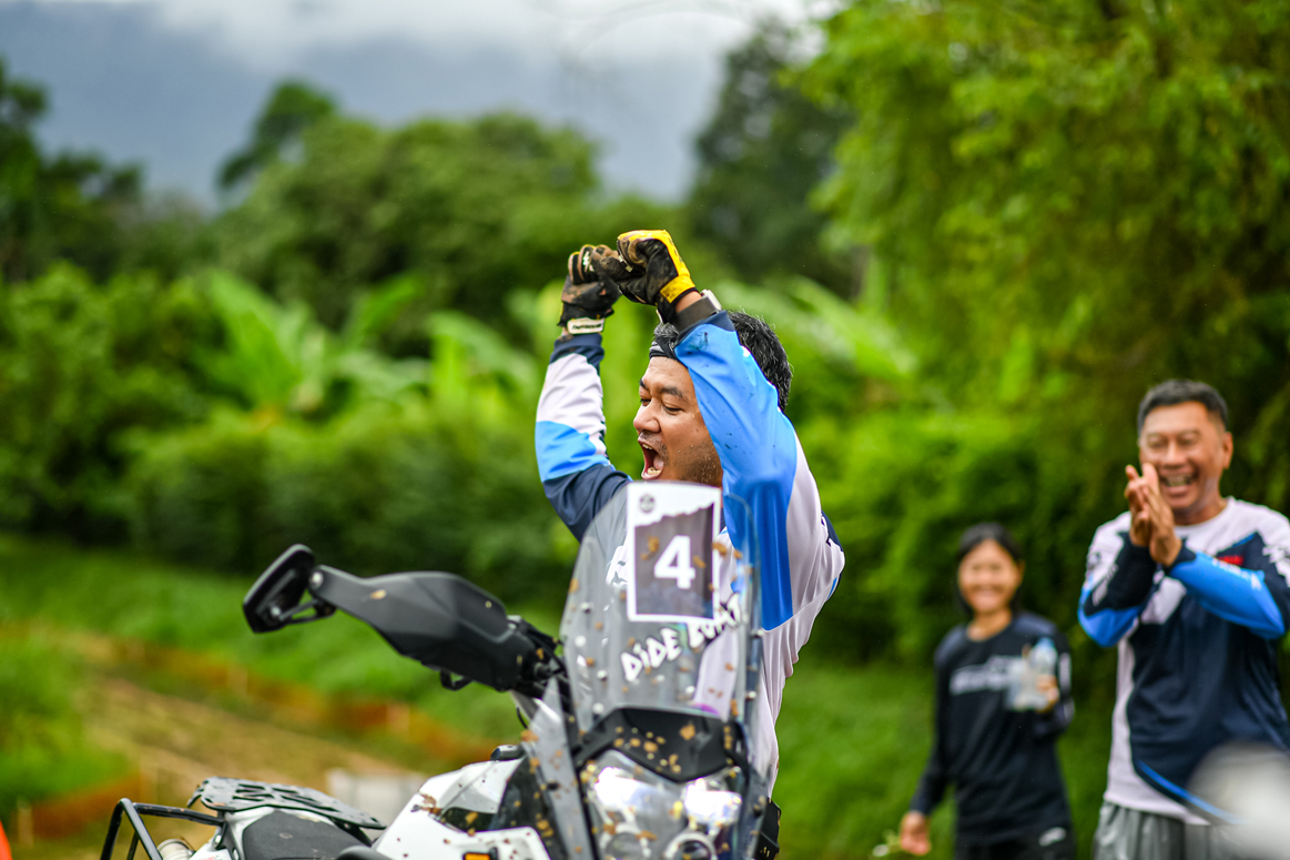 YB3_4444